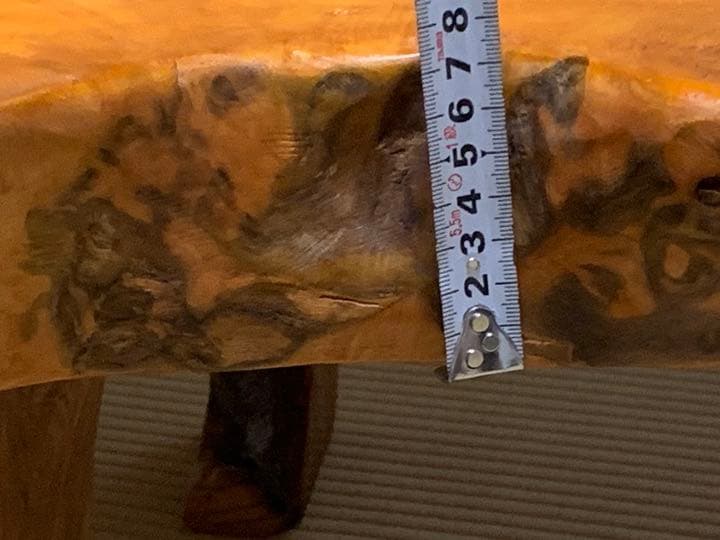 天然木　無垢　欅のテーブル