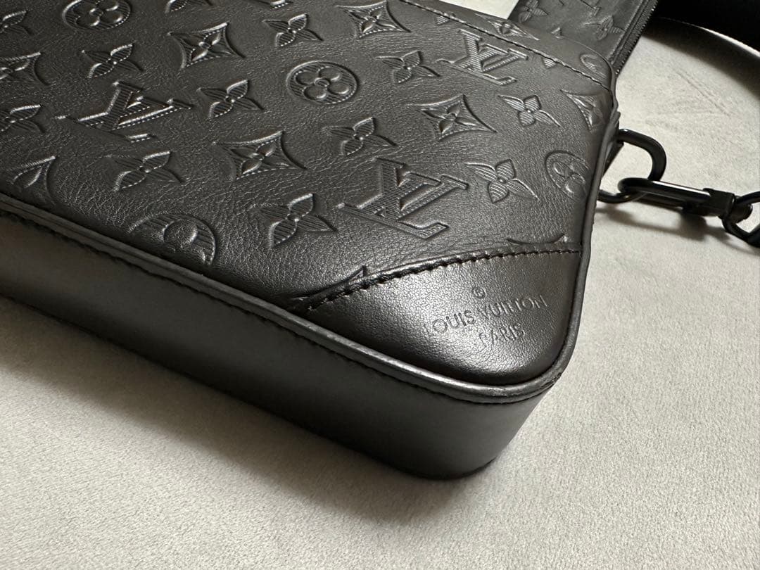 ⭐️Louis Vuitton⭐️ブラック メッセンジャーバッグ