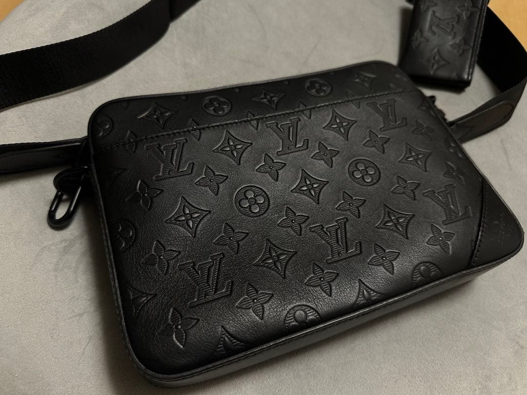 ⭐️Louis Vuitton⭐️ブラック メッセンジャーバッグ