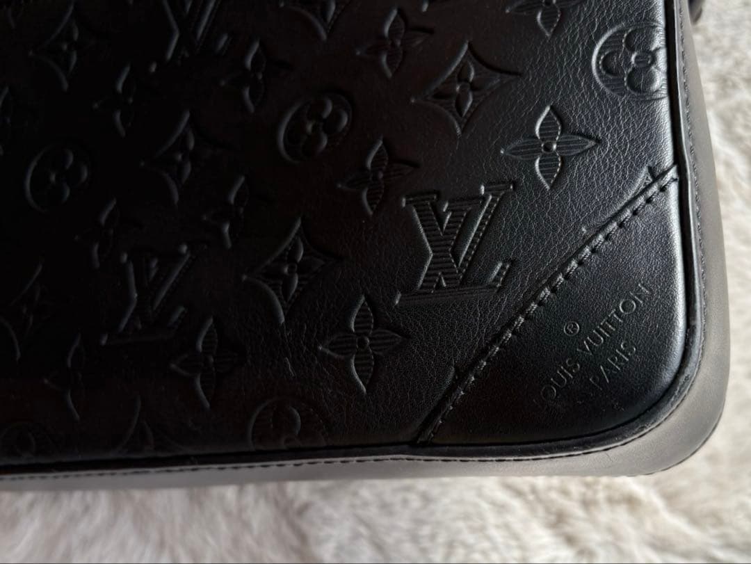 ⭐️Louis Vuitton⭐️ブラック メッセンジャーバッグ