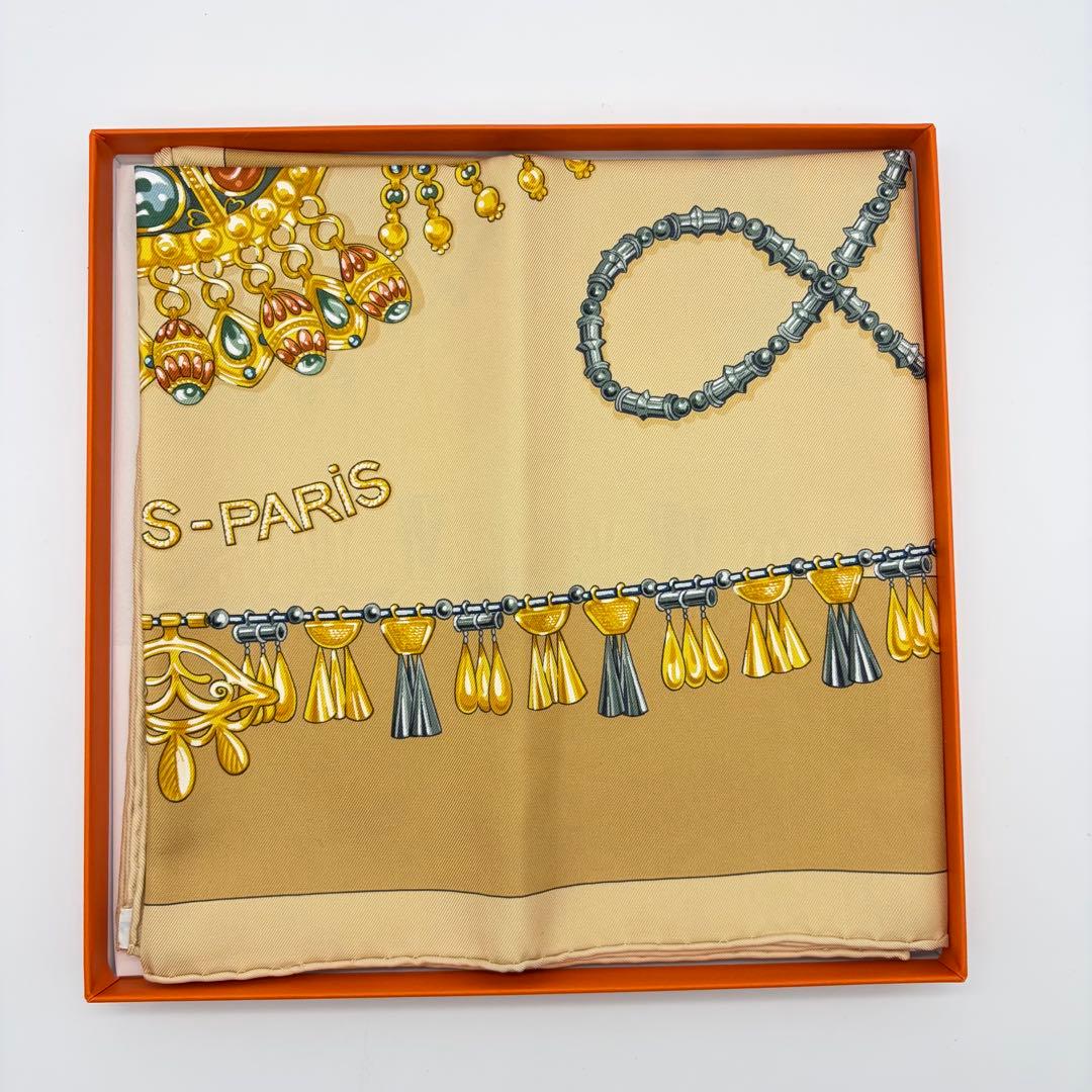 《新品未使用品》HERMÈS カレ90 砂漠のアクセサリー　スカーフ