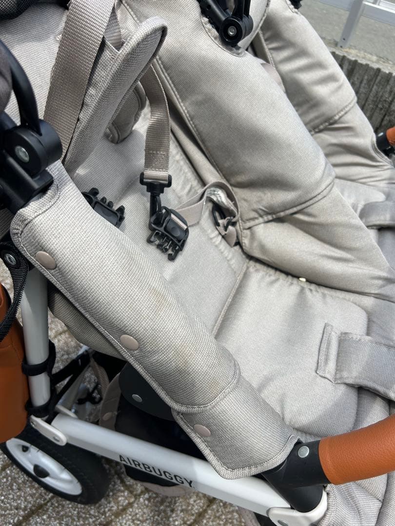 ダブルベビーカー グレー 5点式シートベルト ココダブル