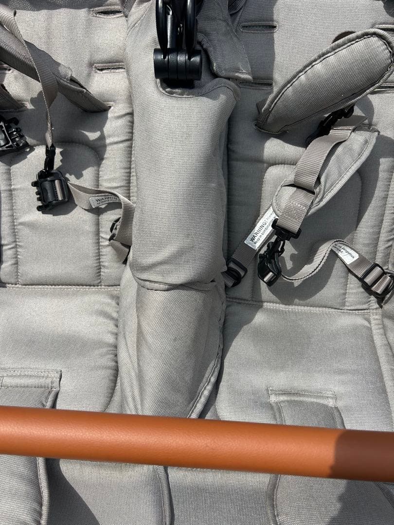 ダブルベビーカー グレー 5点式シートベルト ココダブル