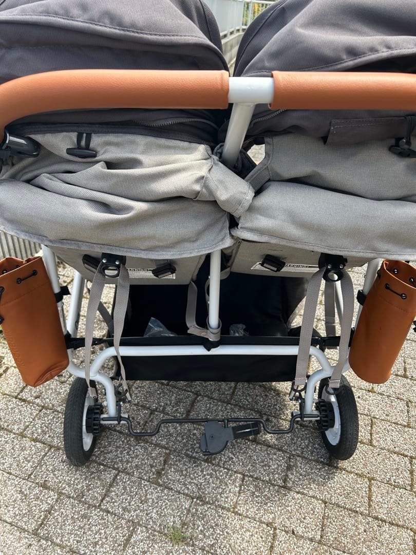 ダブルベビーカー グレー 5点式シートベルト ココダブル