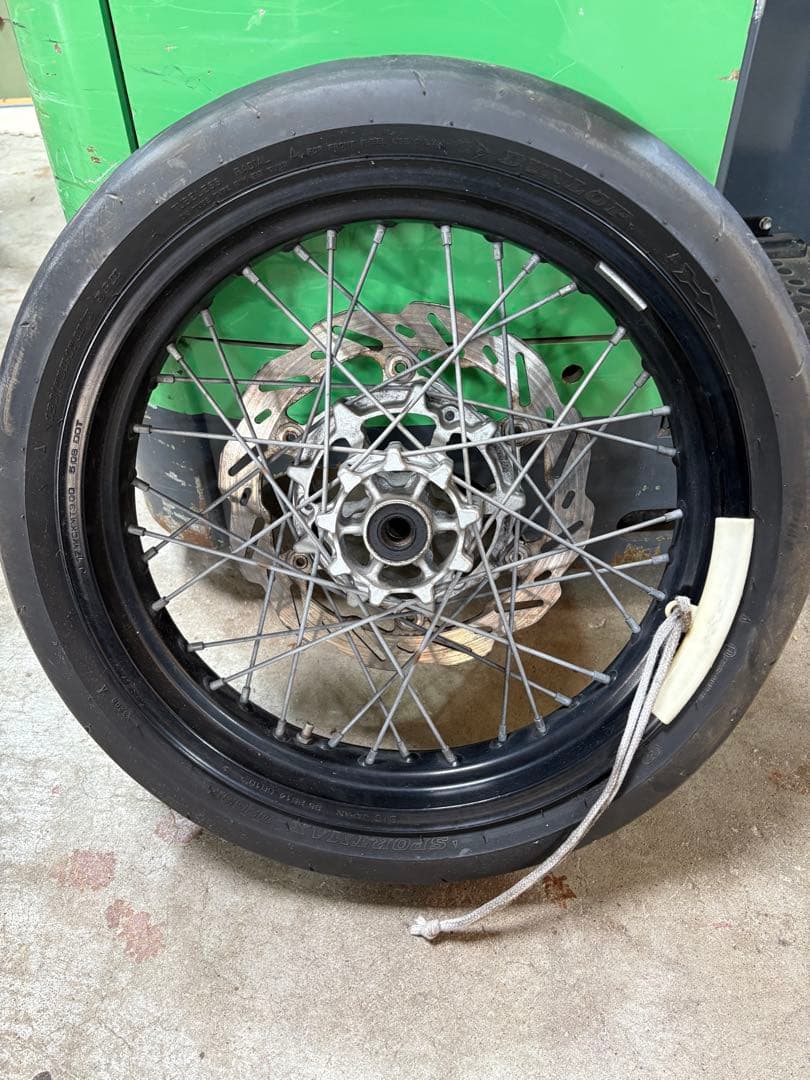 バイクタイヤ　ホイール付き　120/70 R17 M/C 車種不明