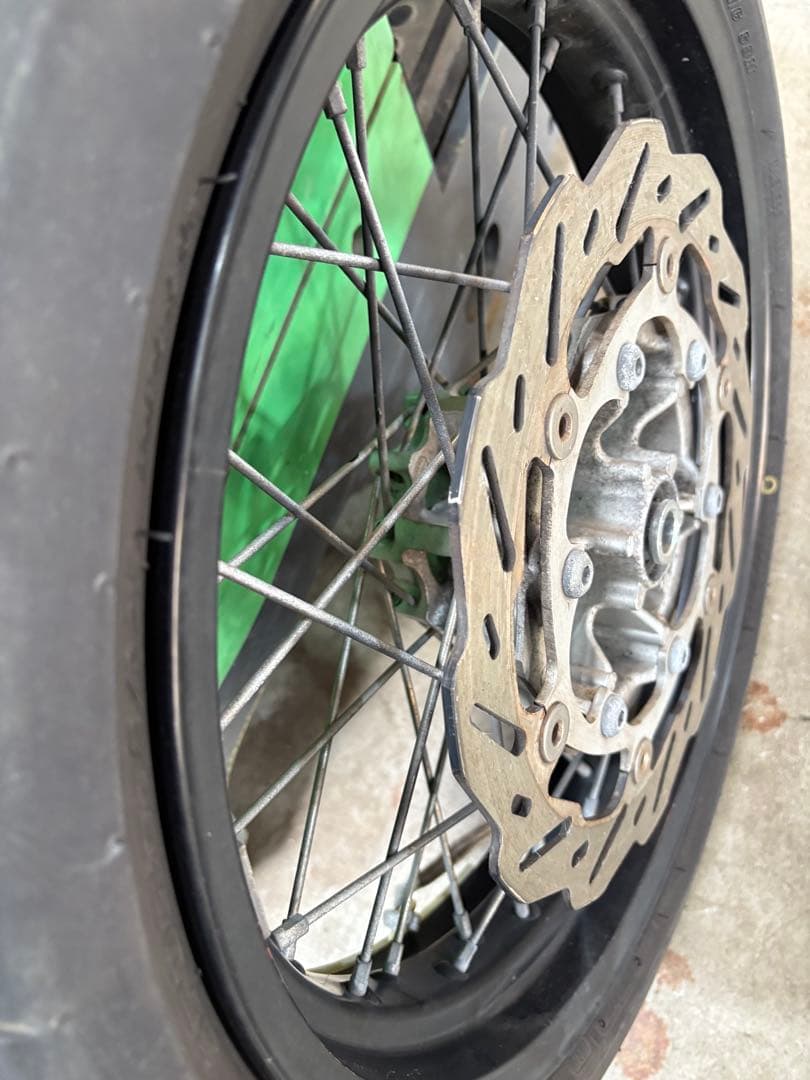 バイクタイヤ　ホイール付き　120/70 R17 M/C 車種不明