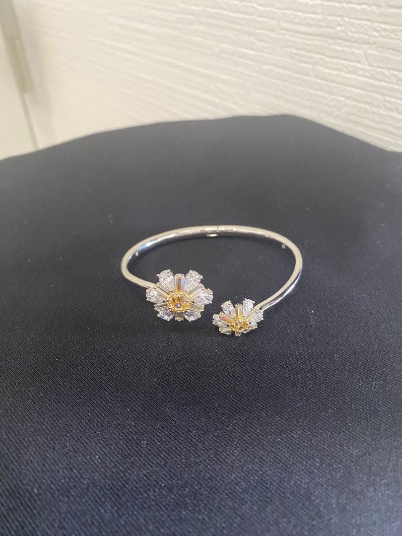 SWAROVSKI シルバーバングル
