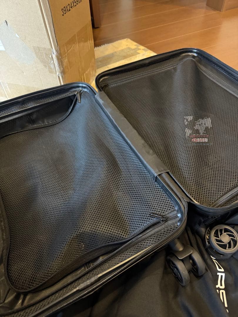 ポルシェ キャリーケース ブラック　TSAロック　機内持ち込み