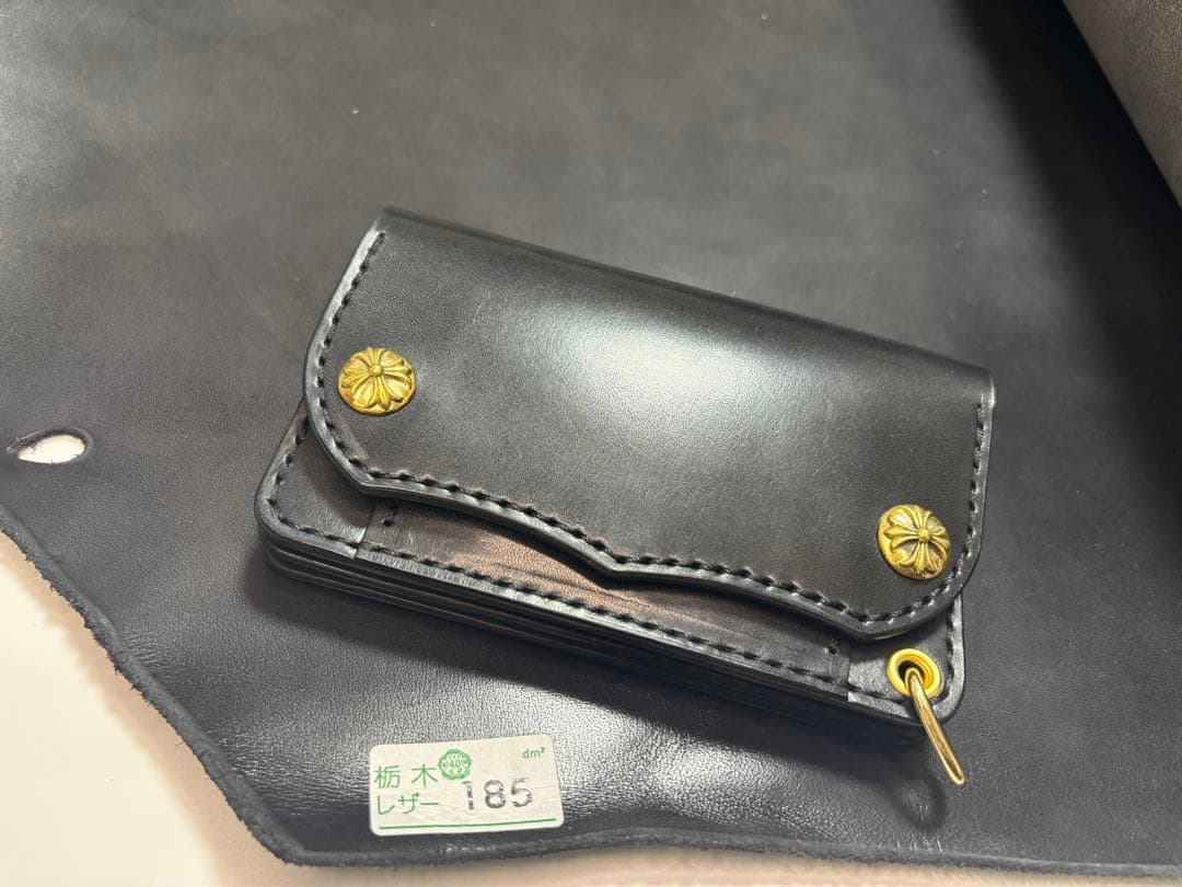 黒　栃木サドル　トラッカーウォレット【タイプＡ2】三層　真鍮クロスボールコンチョ