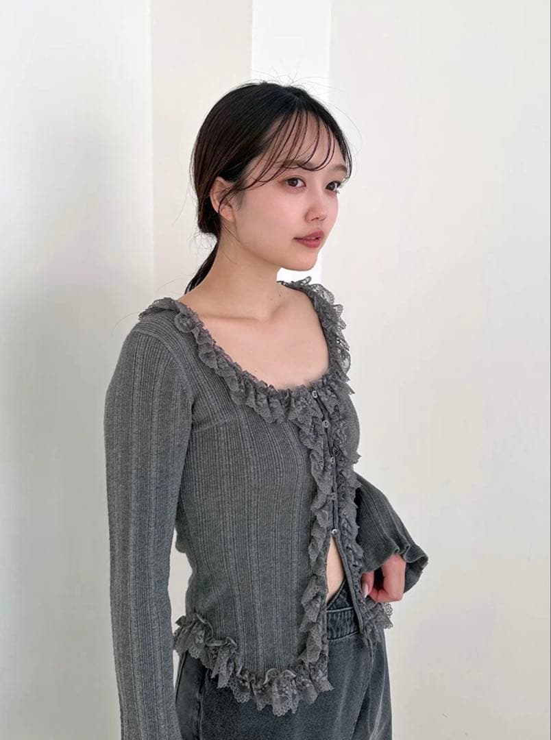 スナイデル　Sustainableフリルニットプルオーバー