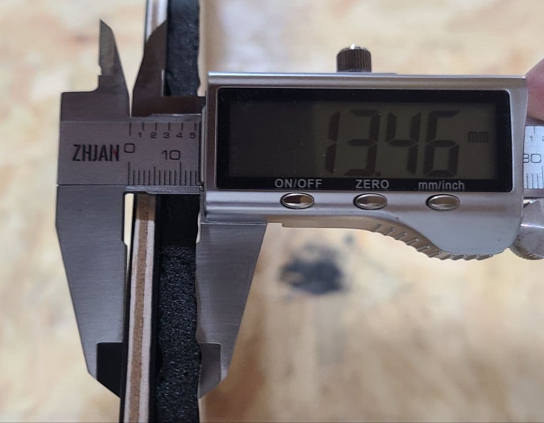 200系ハイエース窓埋めパネル防音断熱仕様 標準 ワイド共通 左右１セット