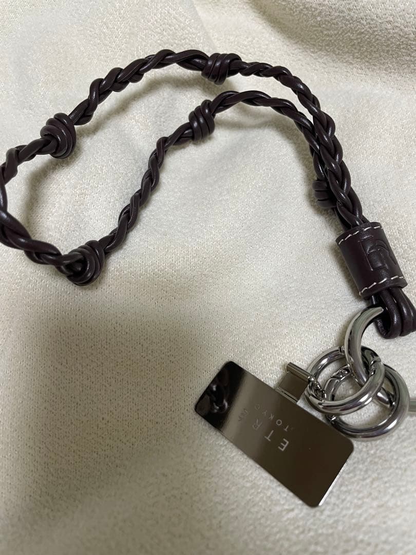 etretokyo レザーコードショートマルチストラップ