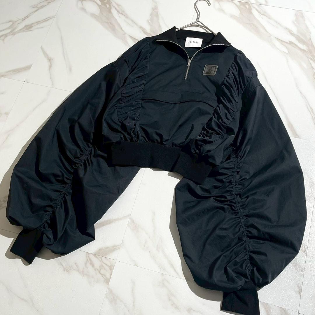 未使用　Her praha litmus　ハーフジップ　ショート　トップス　黒