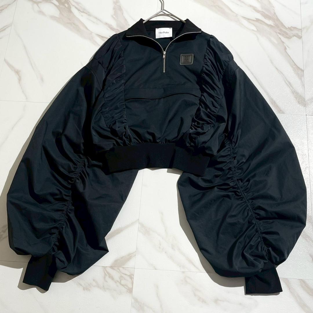 未使用　Her praha litmus　ハーフジップ　ショート　トップス　黒