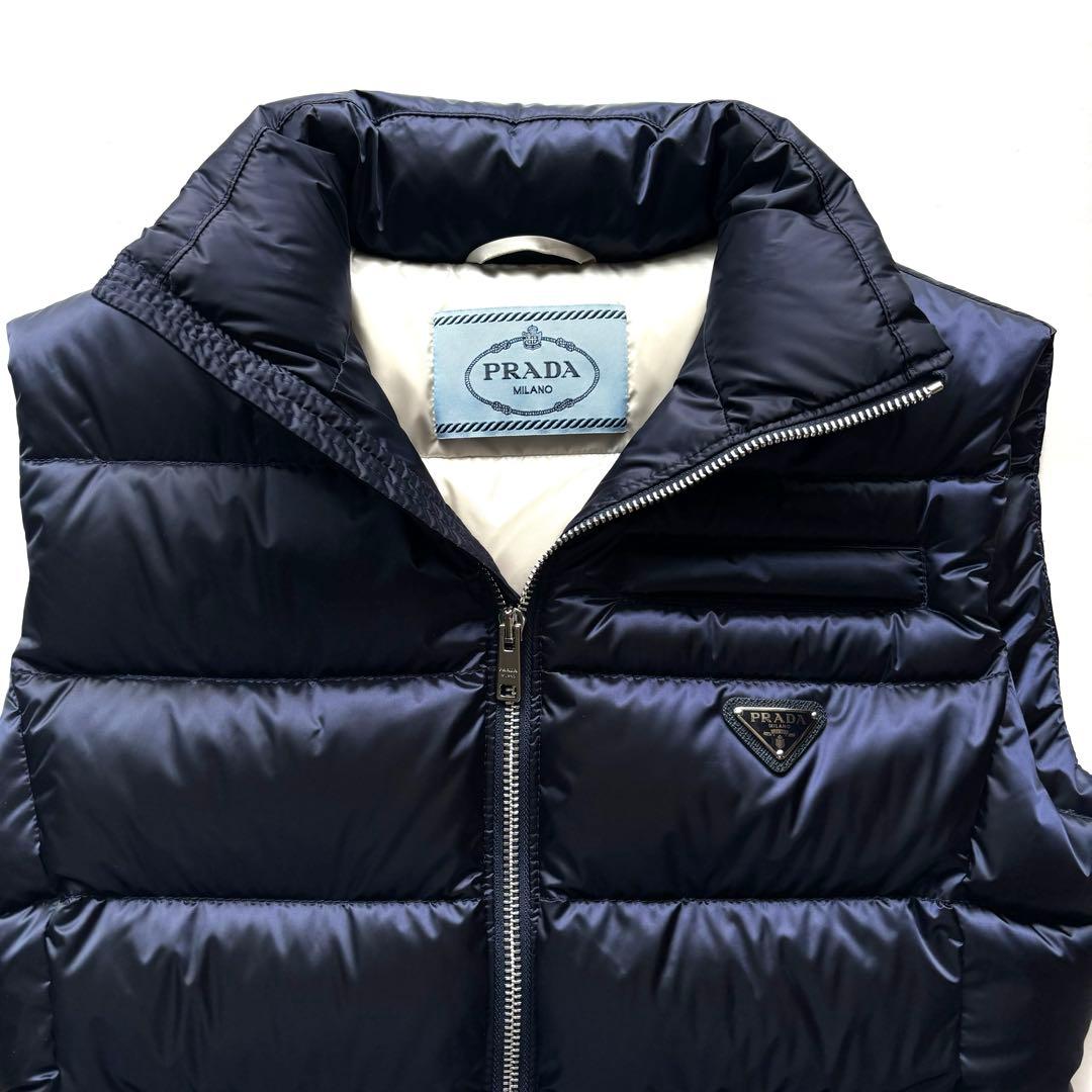 【極美品】近年モデル プラダ ダウンベスト 38 ネイビー 三角ロゴプレート