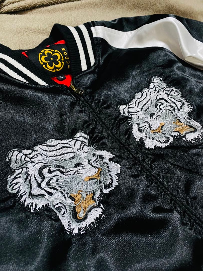 ROGUE 未使用近い 虎 日本限定 スカジャン unisex 美品 サテン