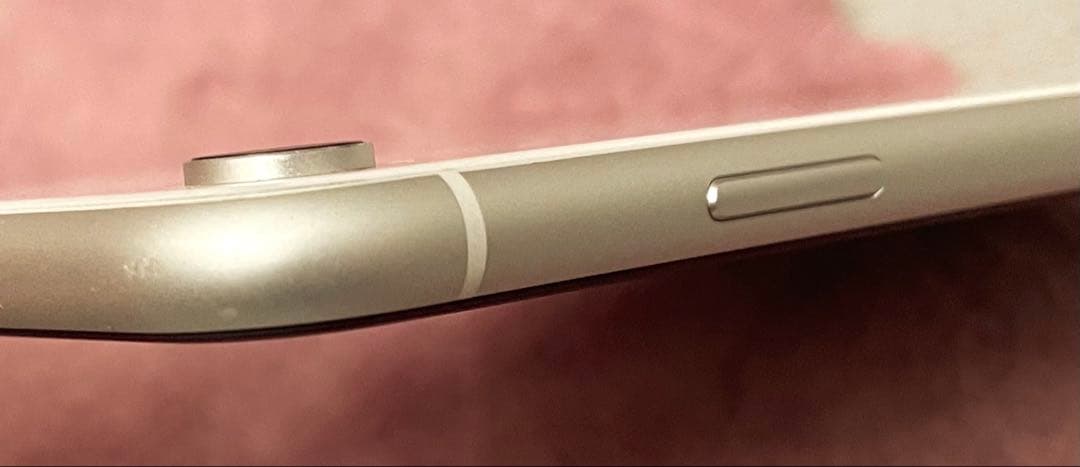 お*り様 iPhoneXR 64GB ホワイト　SIMフリー