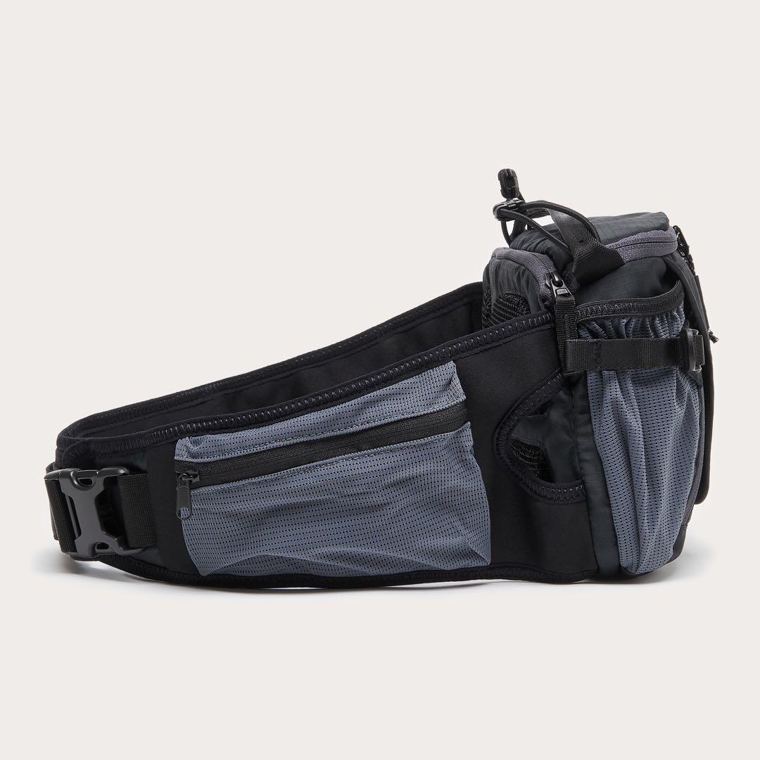 新品未使用 オークリー Seeker Traverse Rc Hip Pack