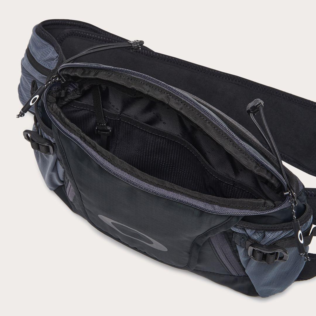 新品未使用 オークリー Seeker Traverse Rc Hip Pack