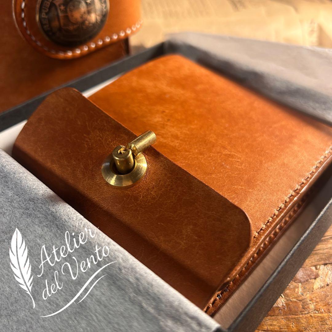 新品！コンパクト　本革　イタリア製マルゴーレザーウォレット　総手縫い真鍮金具