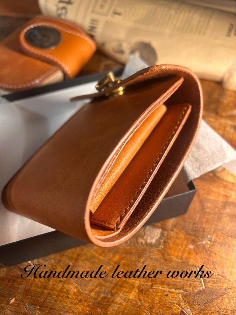 新品！コンパクト　本革　イタリア製マルゴーレザーウォレット　総手縫い真鍮金具