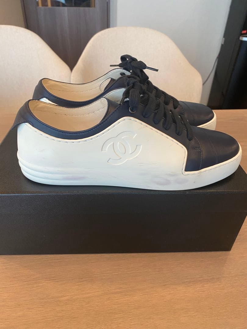 専用になります✨値下げ正規品CHANEL ココマークレザー スニーカー39白&紺