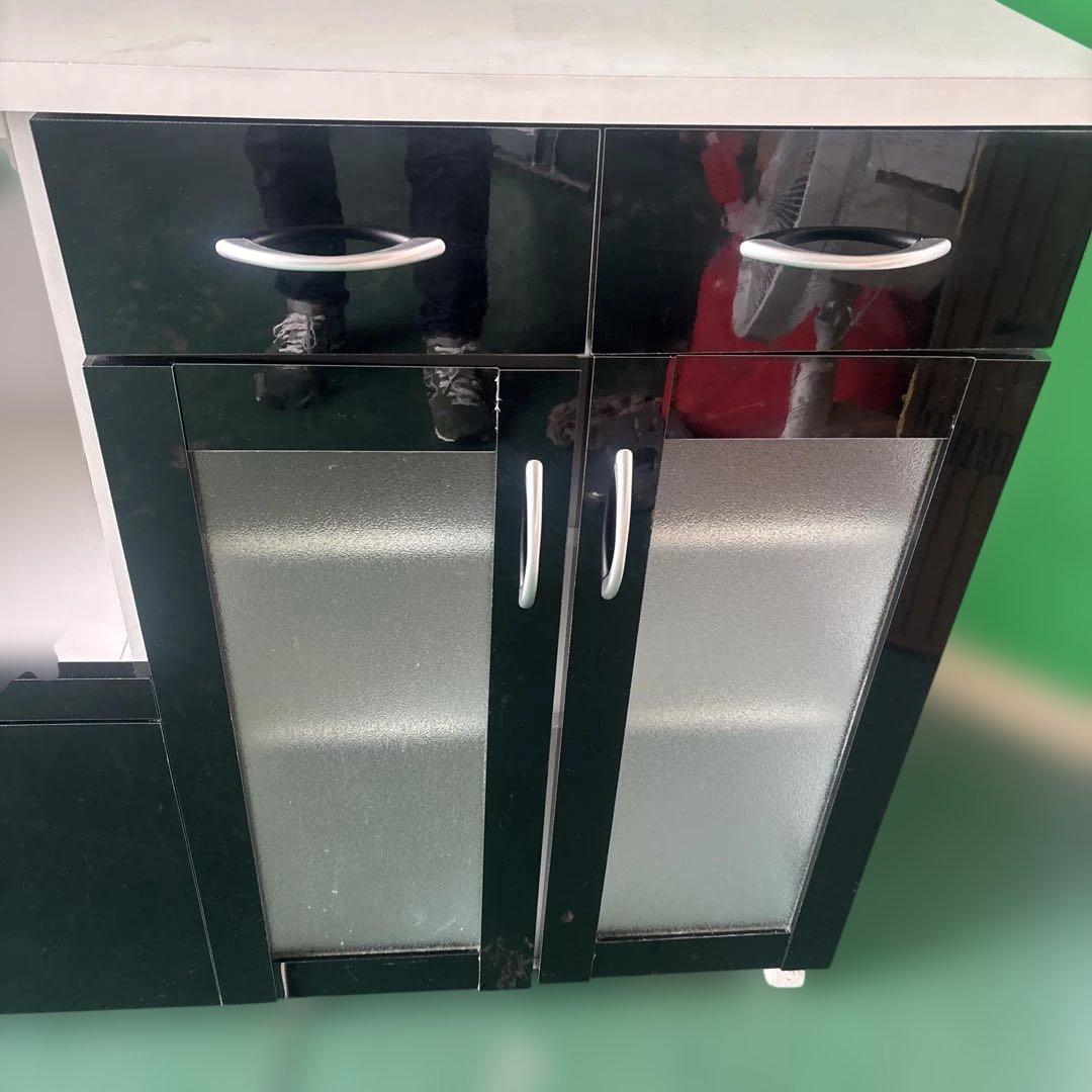 モカ モダン食器棚 ブラック＆ホワイト