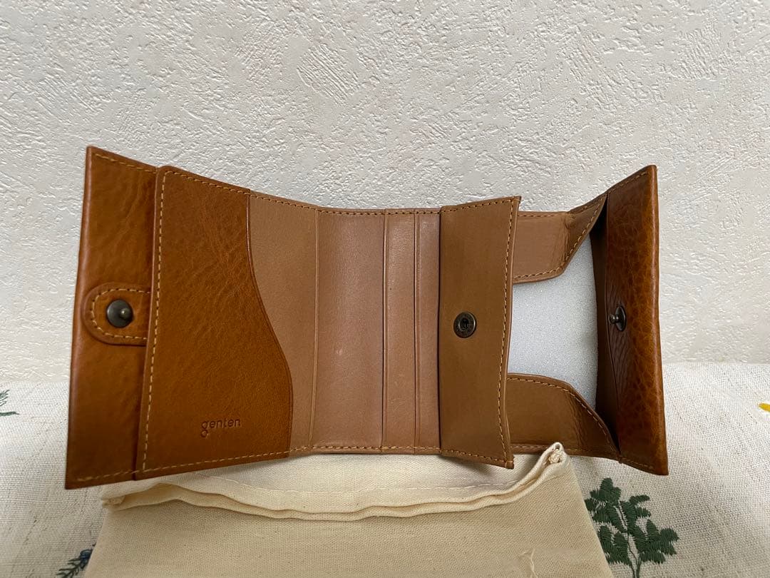 ＊週末値下げ＊ 【新品未使用】genten 二つ折り財布 茶色