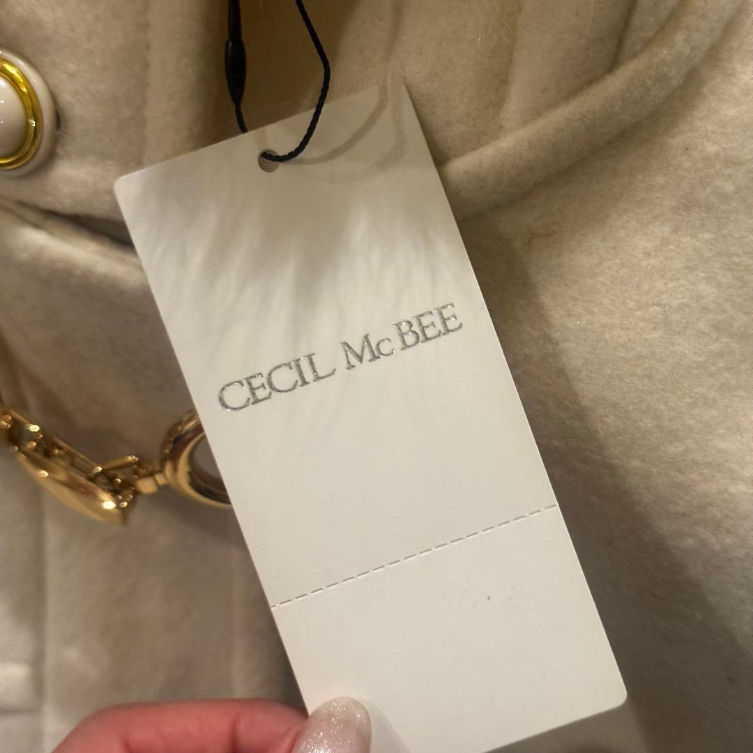 【新品タグ付き】CECIL McBEE ファー付きダッフルコートホワイト / M
