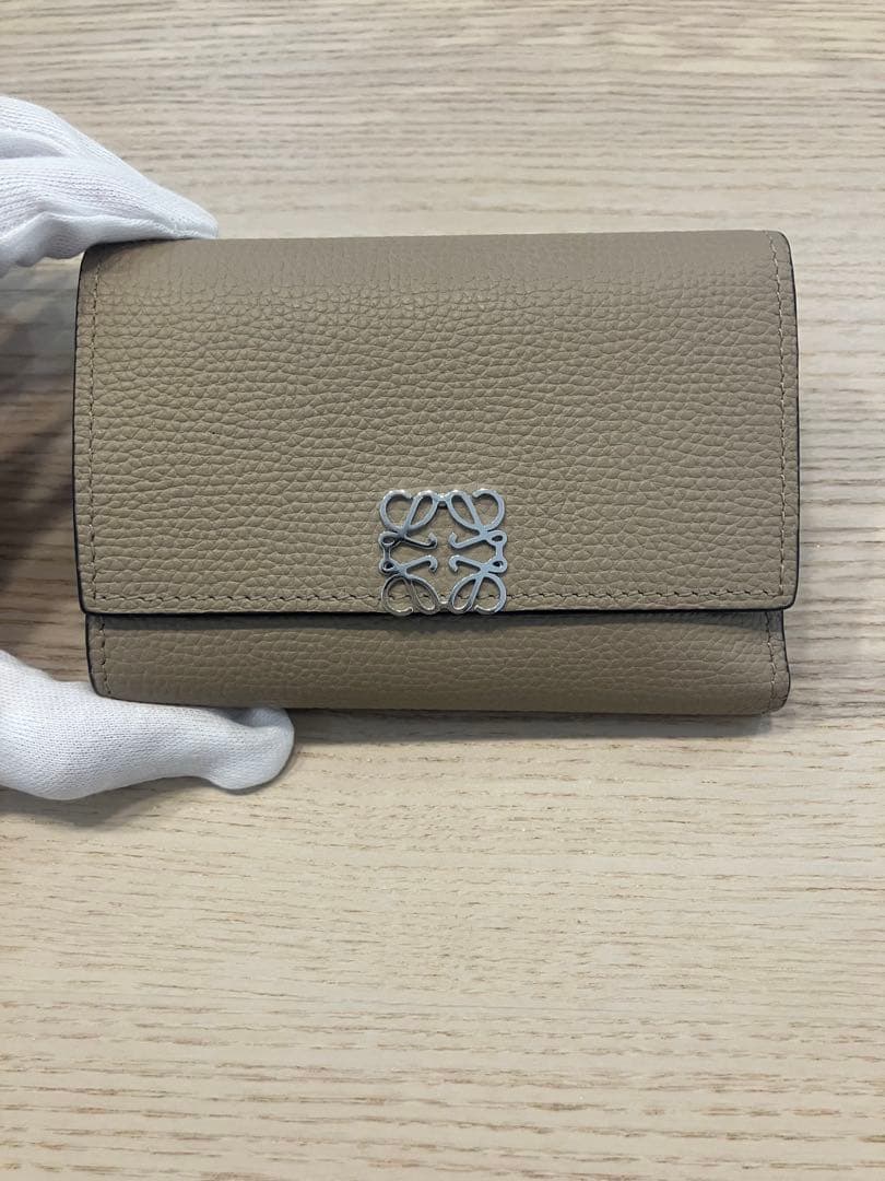 ににに　LOEWE アナグラム バーティカル ウォレット スモール サンド