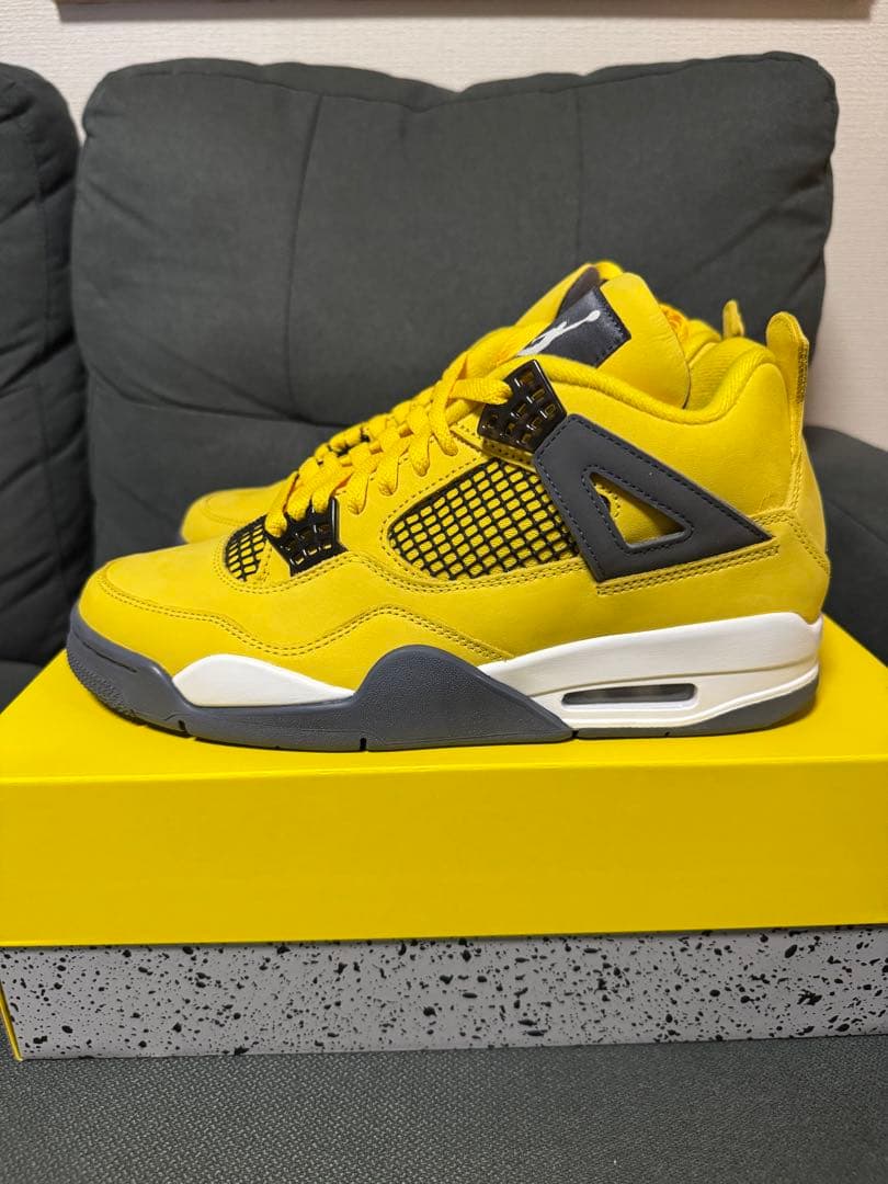 Air Jordan 4 イエロー