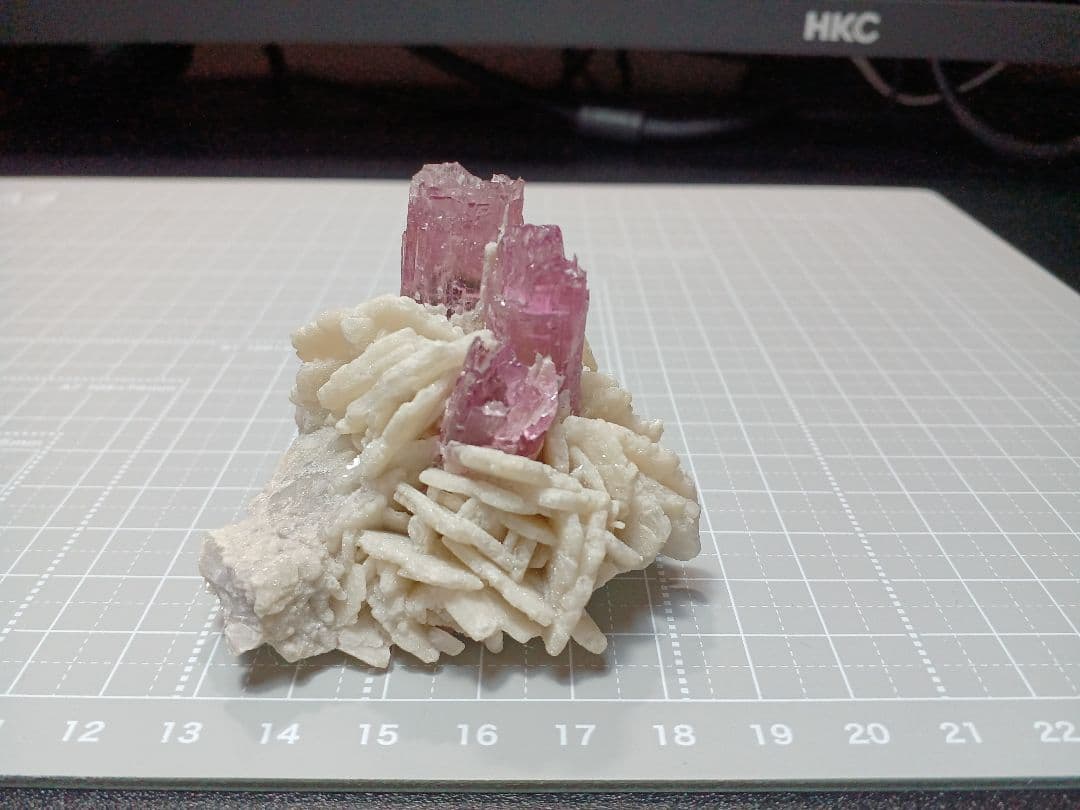 GG　ピンクトルマリン　原石　鉱物標本