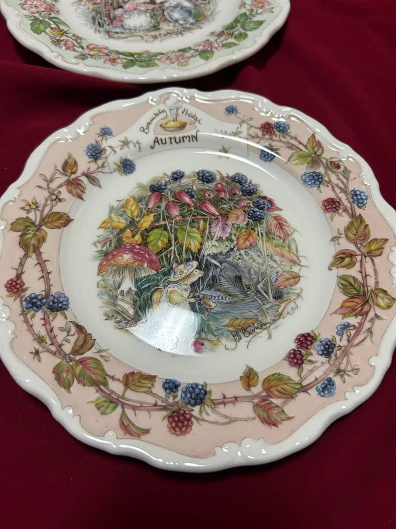 aqua　ロイヤルドルトンブランブリーヘッジ　プレート 4枚 四季 花瓶