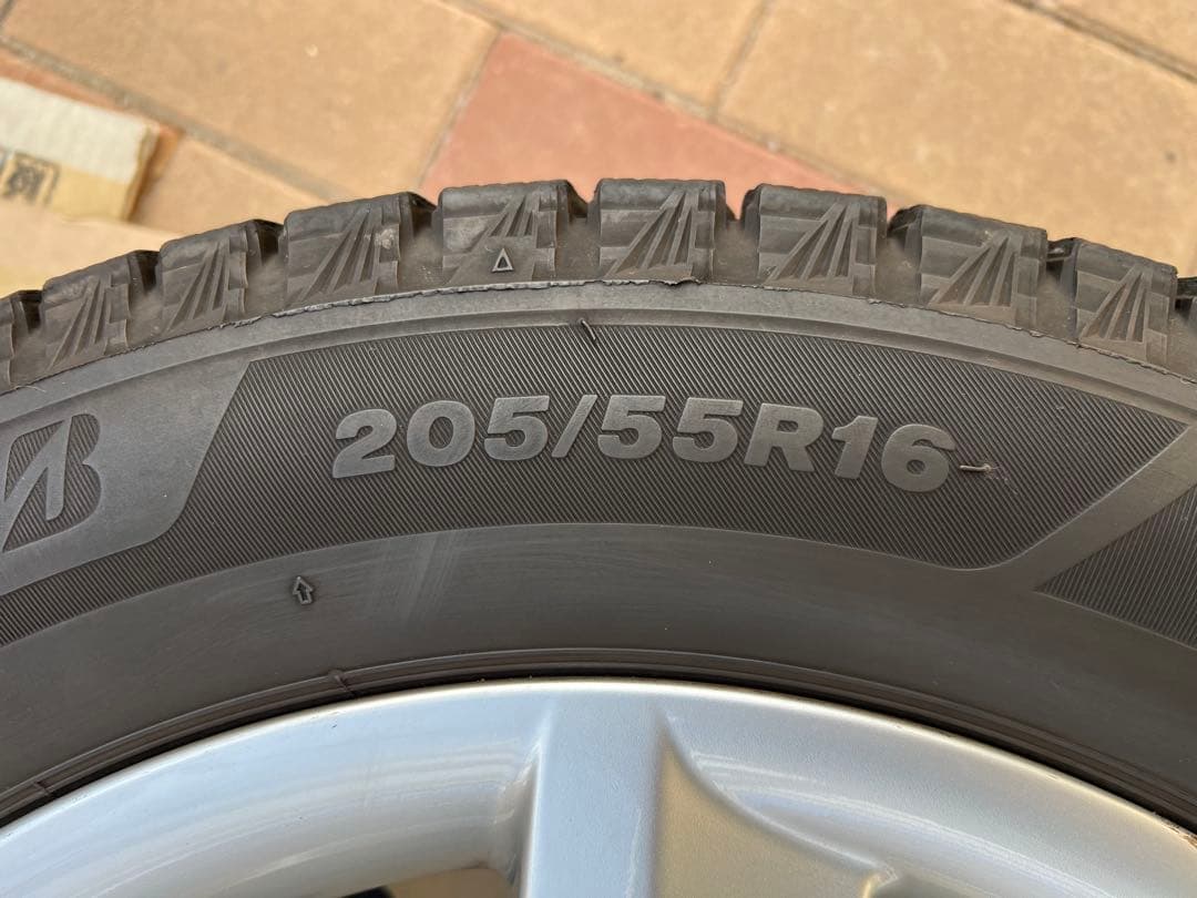 ぽ*ん様 アウディa3 205/55R16 ブリザック　スタッドレスタイヤ