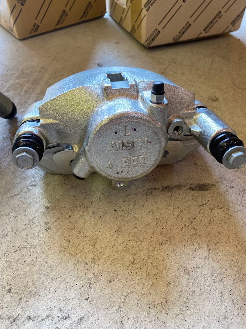 さらに値下げ　rzn152 ハイラックス　ニューハイ　キャリパー　新品