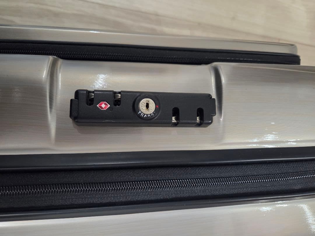 BERMAS 34lハードキャリー　フロントオープン