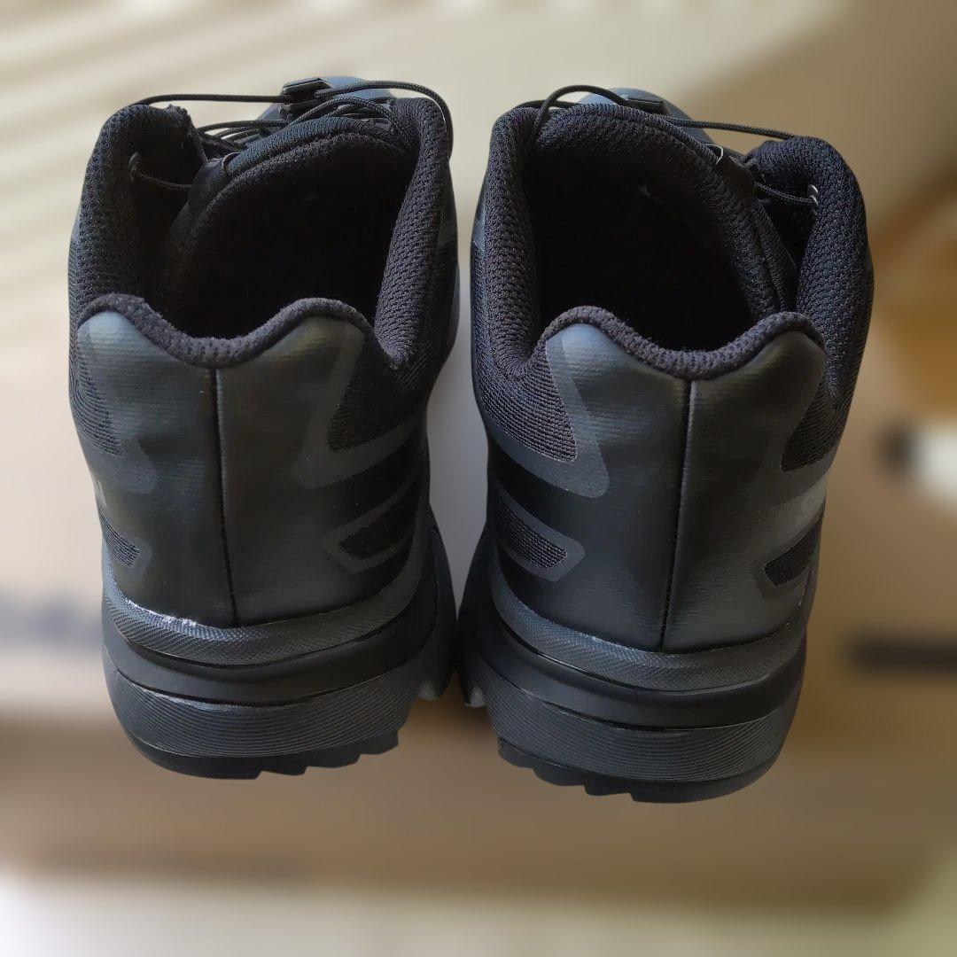 SALOMON.ブラックスニーカー