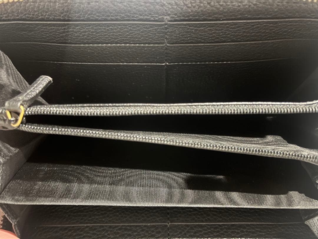 GUCCI ブラック 長財布 ロゴ入り ロゴプリント