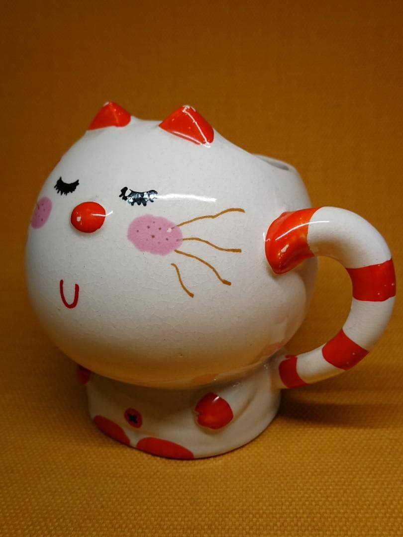 とら　ねこ　人形　陶器　オブジェ　置物　インテリア　工芸品　美術品　A3346