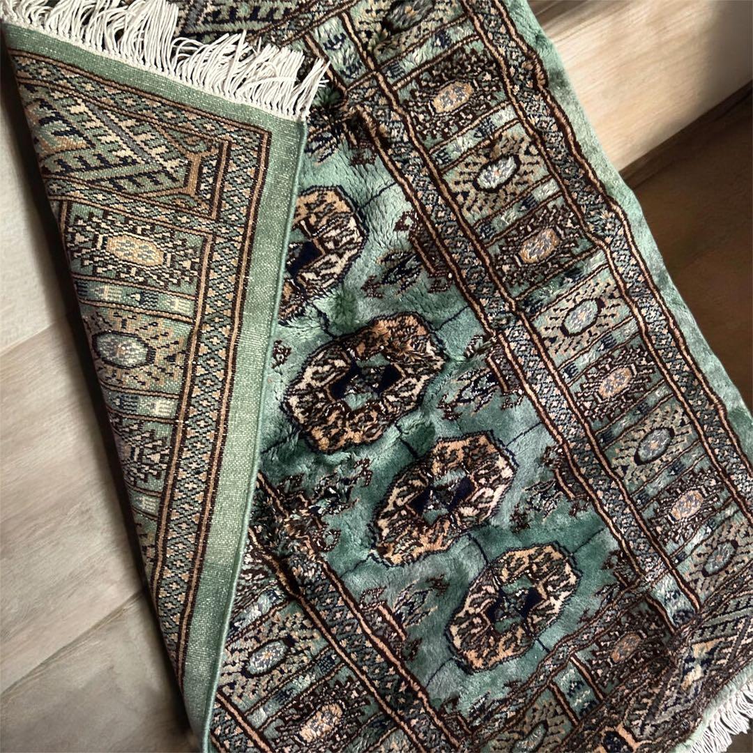 極美品 艶やかシルク手織り 緑系ラグ・ペルシャ絨毯 肌触り良質 アンティーク