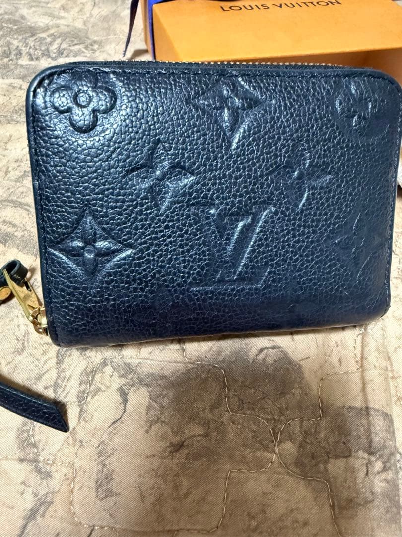 最終値下げルイヴィトンアンプラントジッピーパースノワール　ブラック小銭入れ