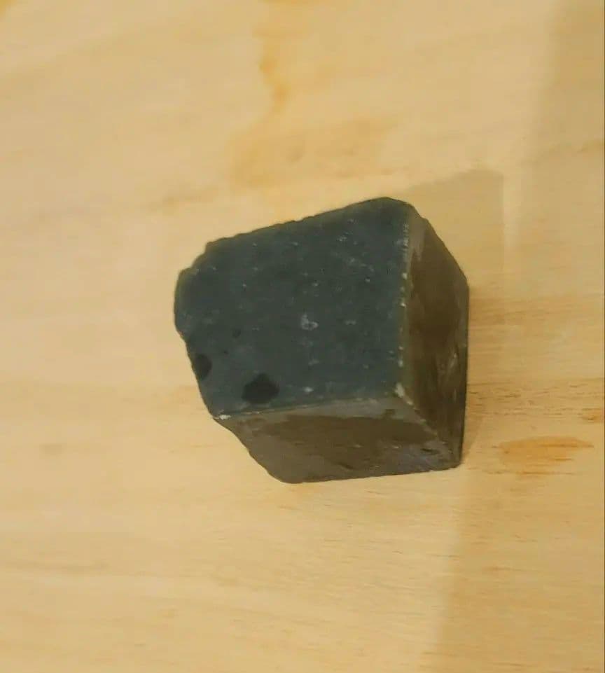 月末特価！開催中！糸魚川翡翠　原石