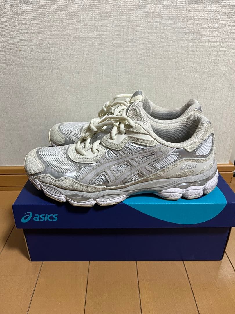 靴 asics GEL-NYC White/Cream