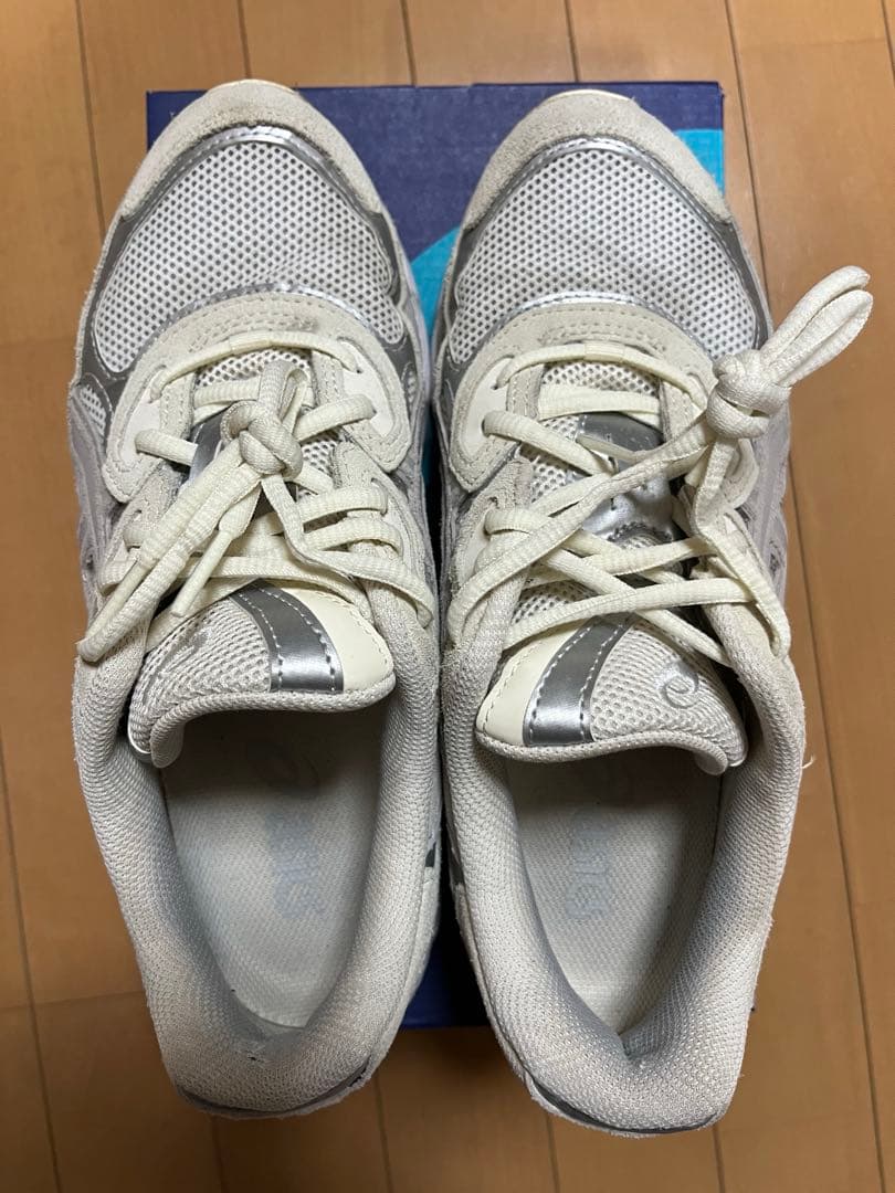 靴 asics GEL-NYC White/Cream