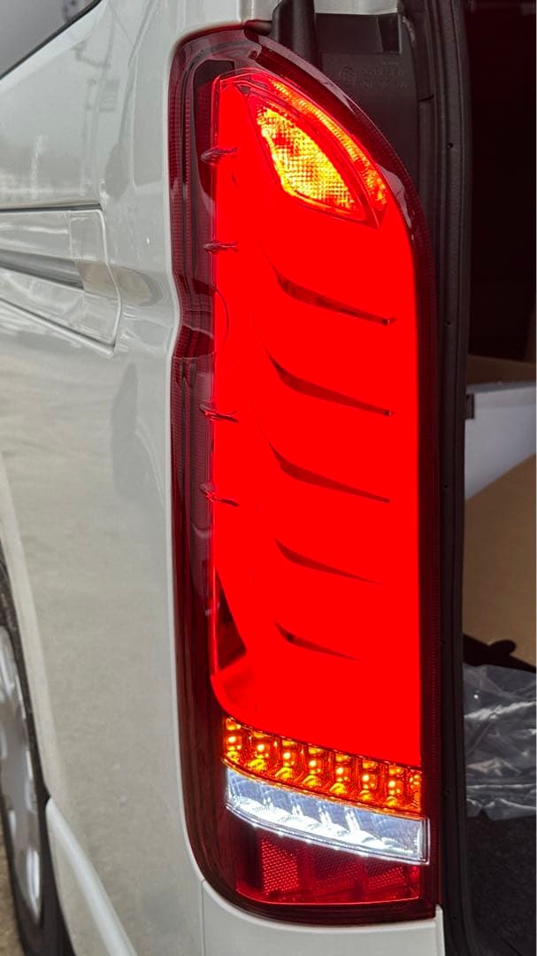 ハイエース Valenti ジュエル LED テールランプ ULTRA
