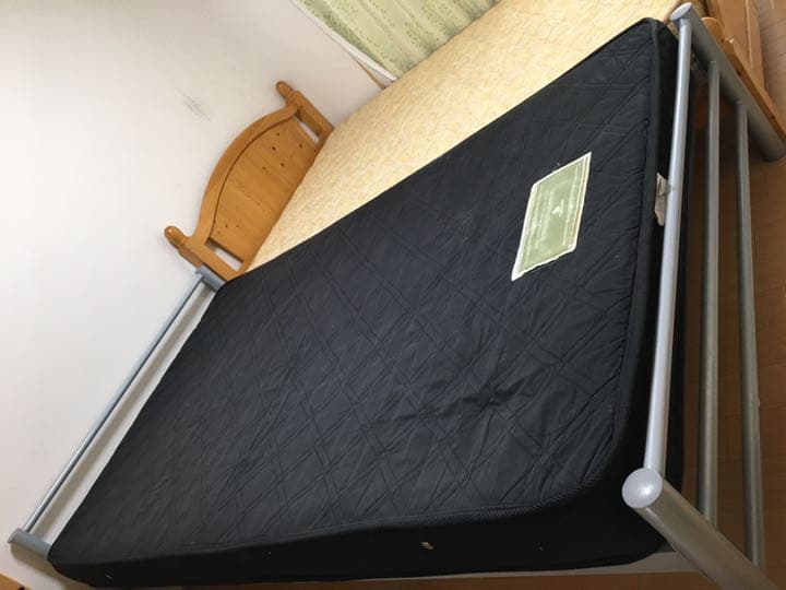 セミダブルベッド2個