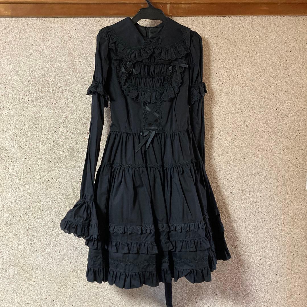 Cornet　フリル付き黒ワンピース