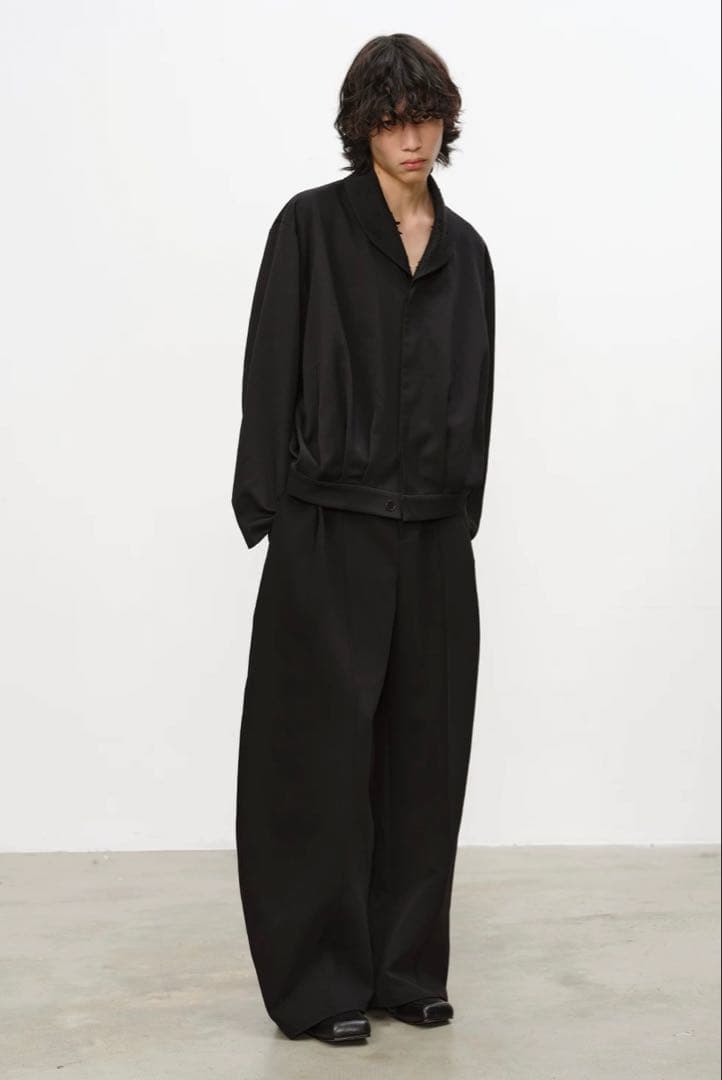 JCAESAR 25AWプリーツドポリレーヨンジャケットデザイン襟ショート丈