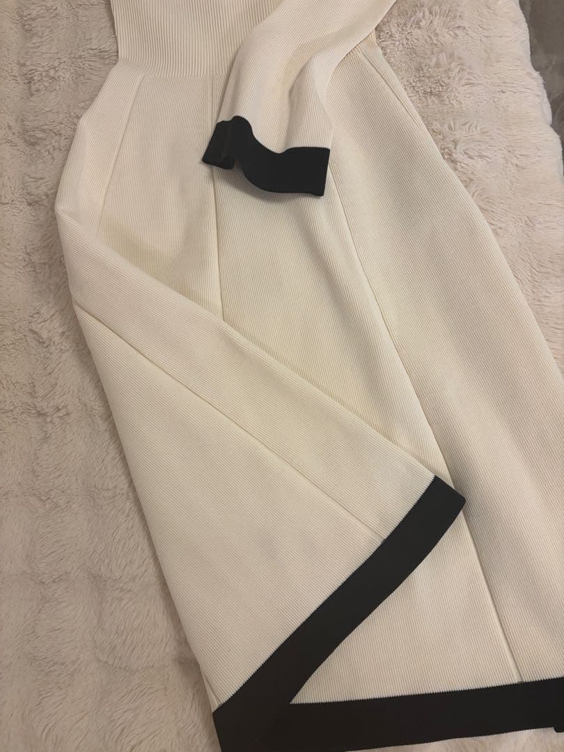 美品！CELFORD ベルスリーブ ガーメントワンピース オフホワイト