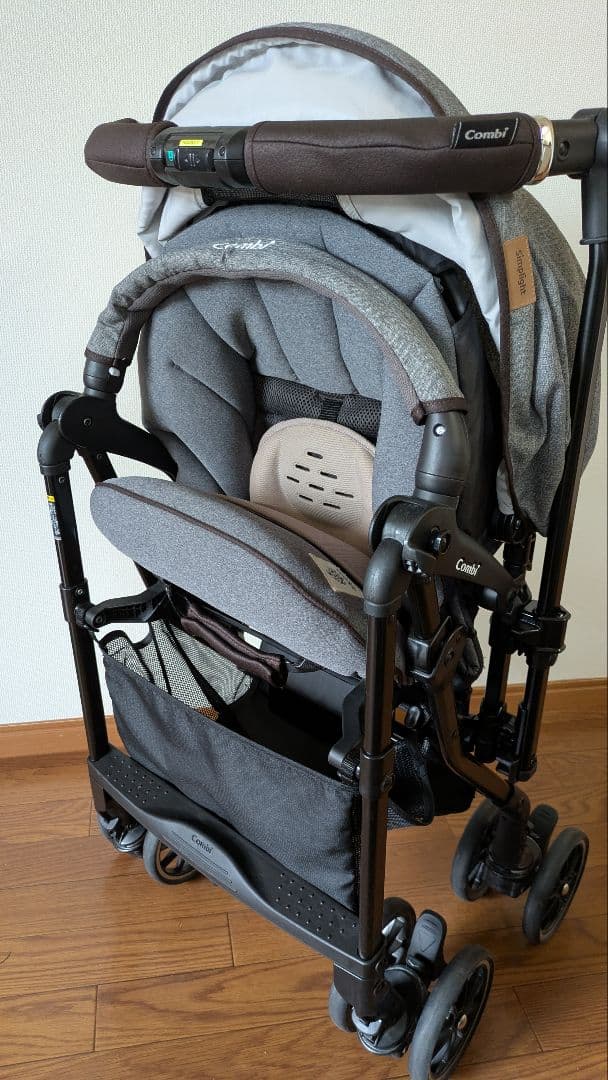 お値下げしました！Combi スゴカルα4キャスCompact　エッグショック